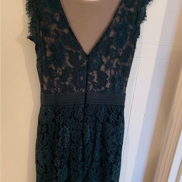 Beautiful Bedo lace dress -XS - Picture 3 of 9